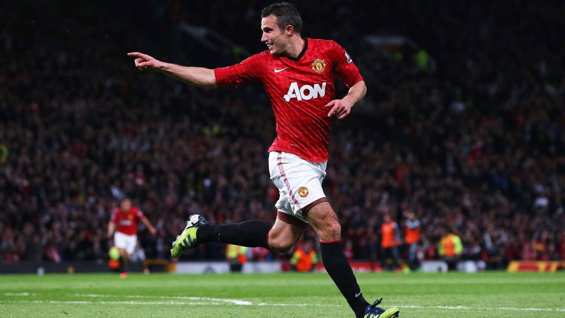 姆巴佩帽子戏法助巴黎圣日耳曼大胜，法甲争